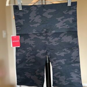 SPANX Dark Camo Bike Shorts